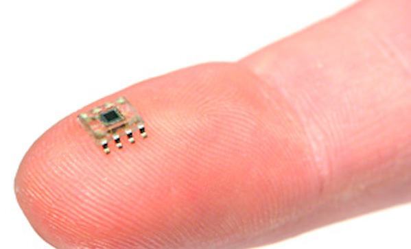 microscopic-tiny-computer-microchip